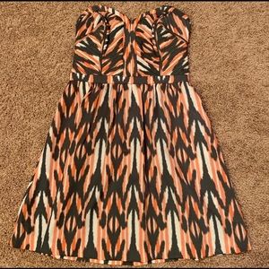 Guess-Beautiful Sweetheart sleeveless Dress Size 4